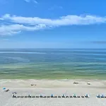Marvelous Condo With Beachside Pool And Free Poolside Wifi - Unit 0902