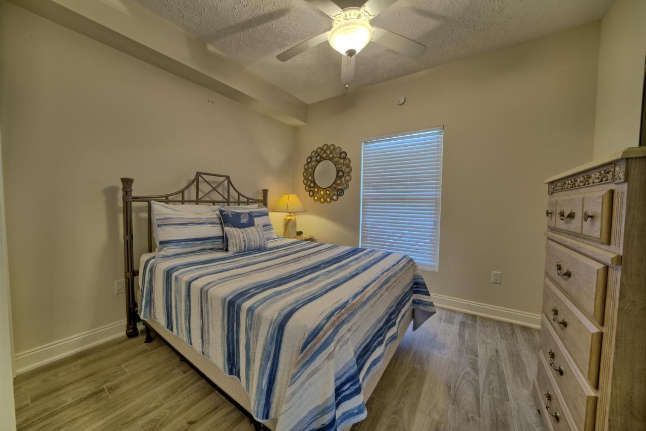Marvelous With Beachside Pool And Free Poolside Wifi - Unit 0902 Apartment