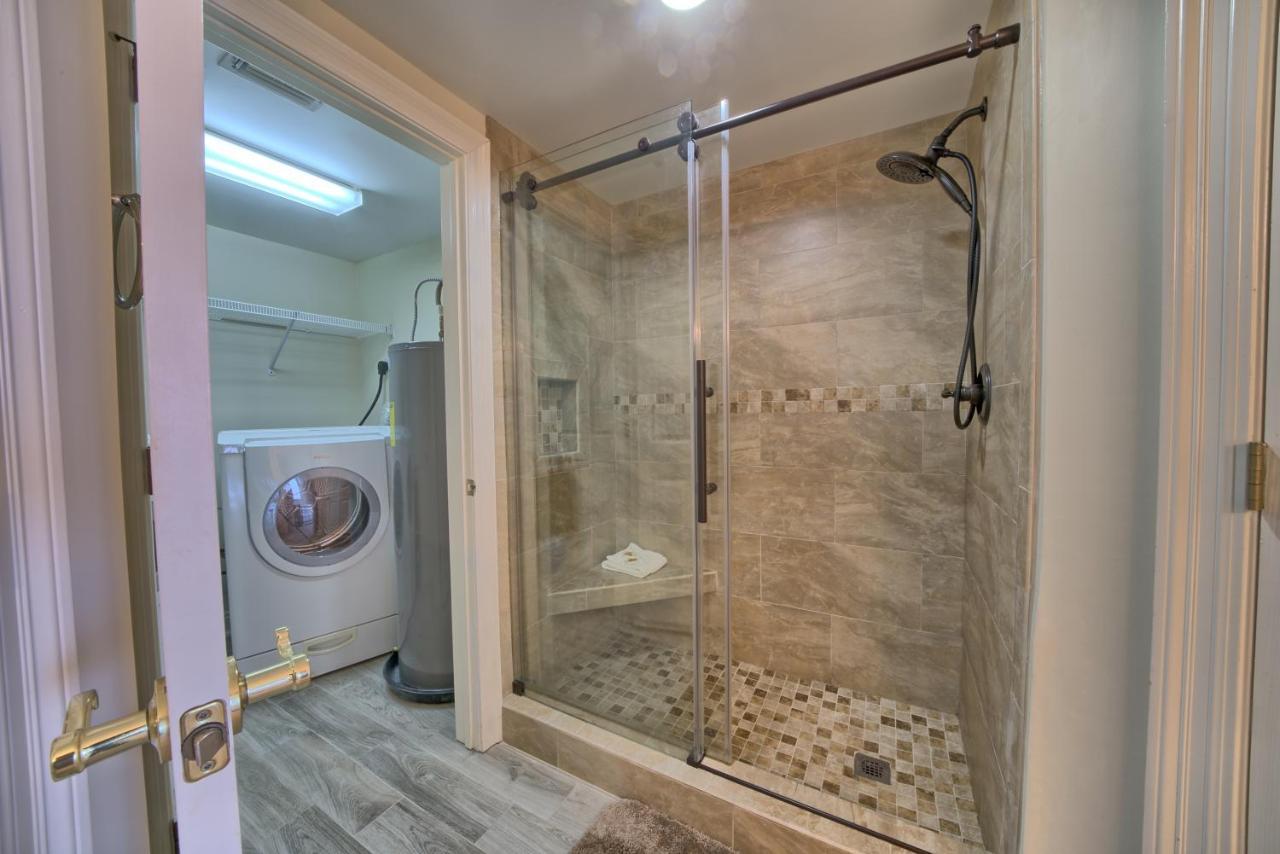 Marvelous With Beachside Pool And Free Poolside Wifi - Unit 0902 Apartment *